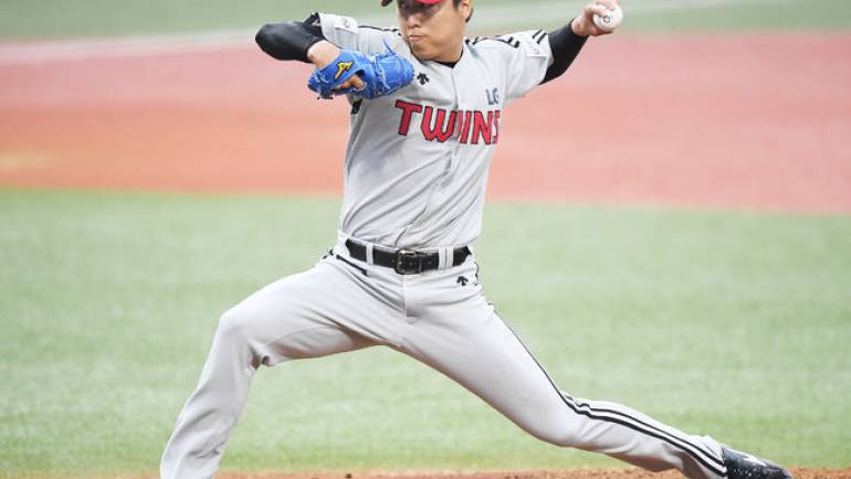 ‘차우찬 11K’ LG, 한화 꺾고 4연승 ‘첫 2위 점프’